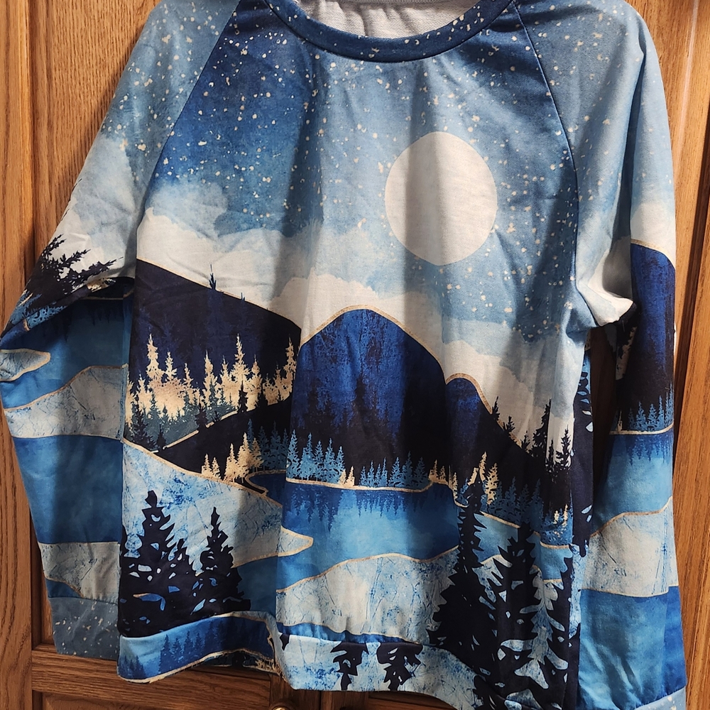 Blue Mountain Scenic Print Blouse